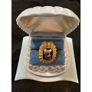 Vintage Poison Ring Black Faceted Stone Settings on Top Size 8 (no case)